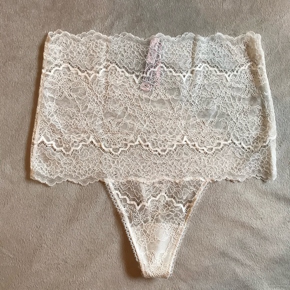 34DD Dream Angels white Chantilly lace plunge bra